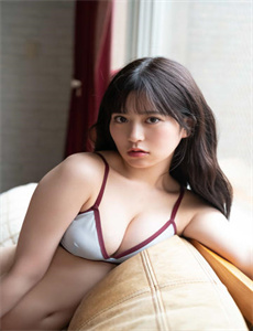 《苍井空深夜晒自拍-隔离差馆有只鬼》